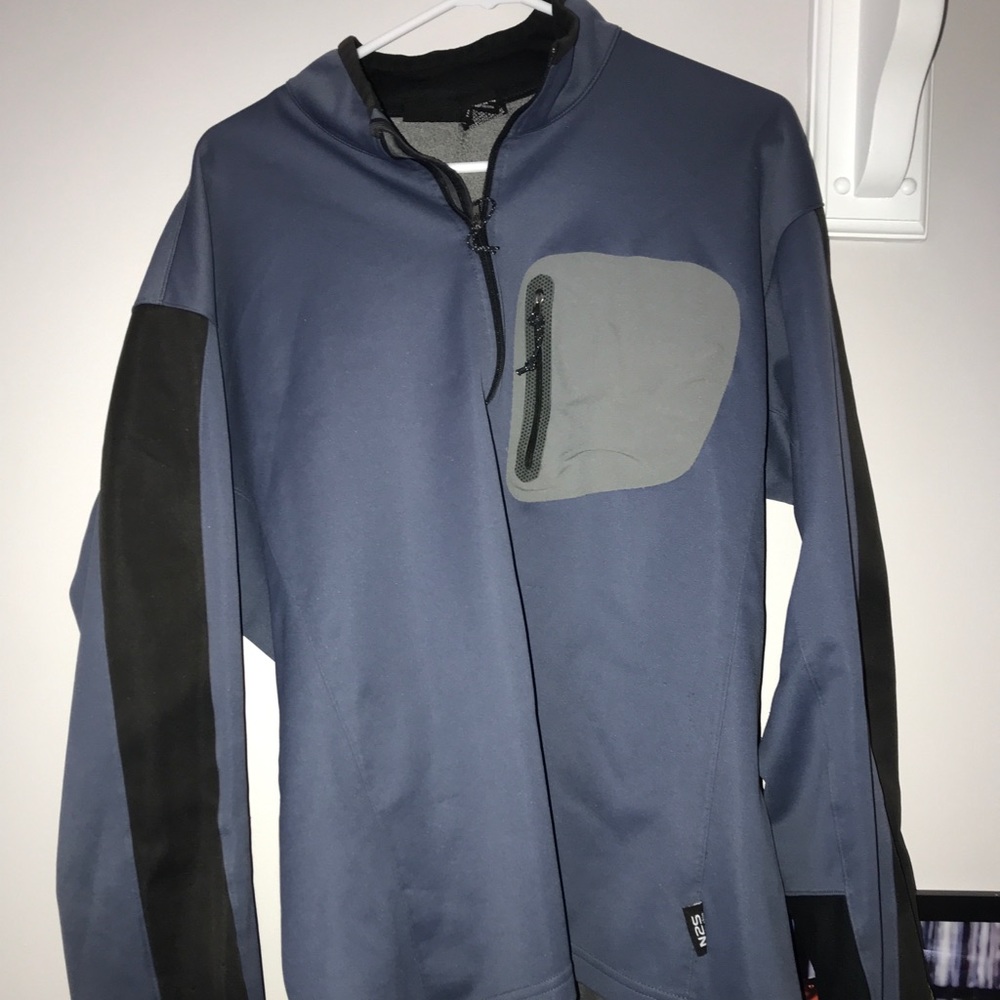 Mountain hardware half zip pullover